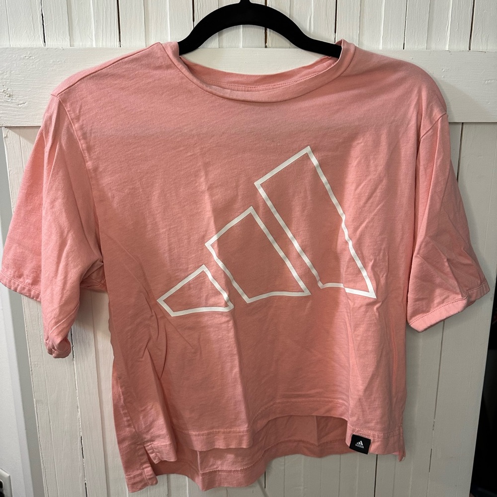 Dusty pink Adidas crop tee shirt